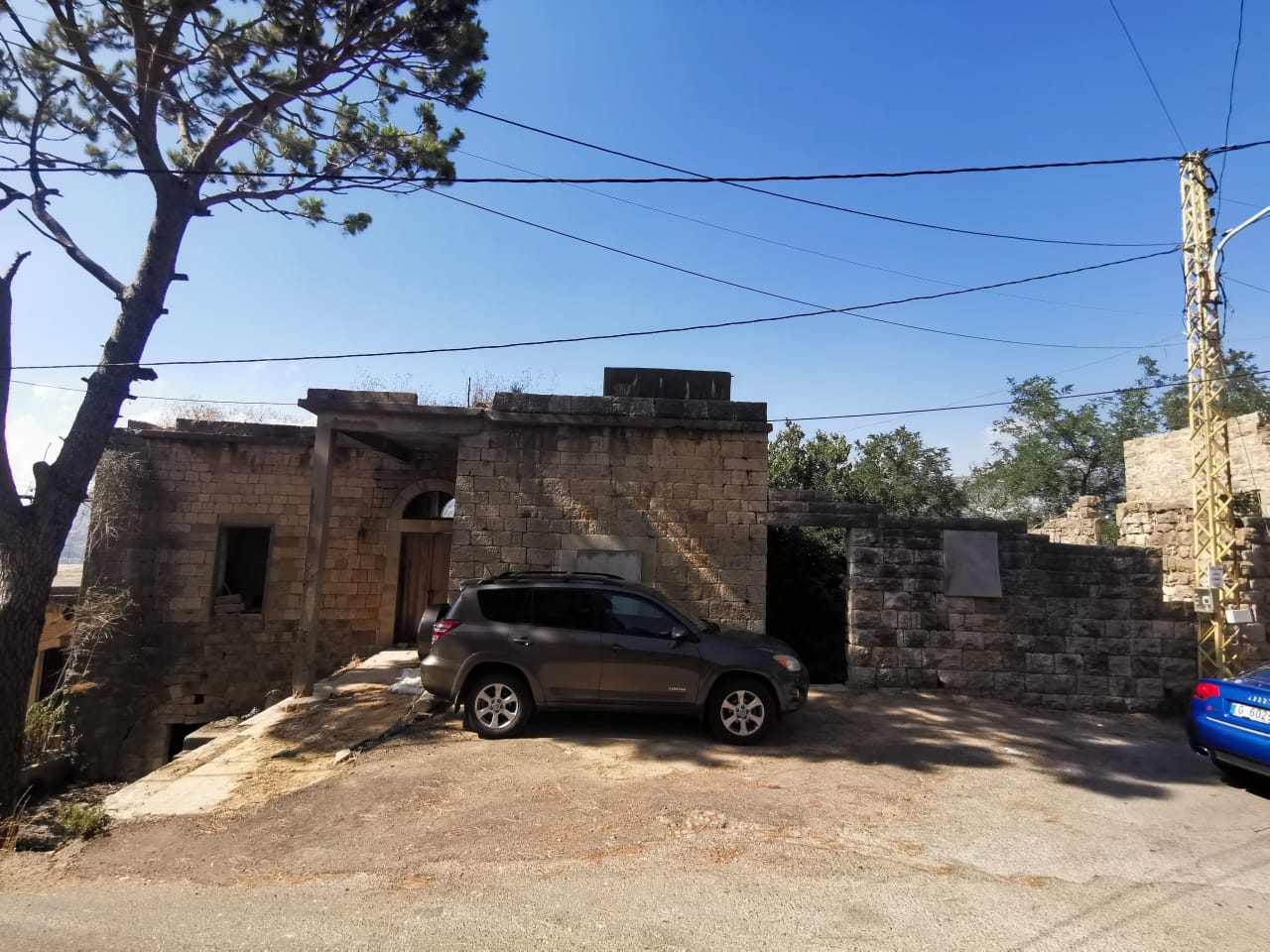 Old Stone House with garden for sale in Salima Baabda
