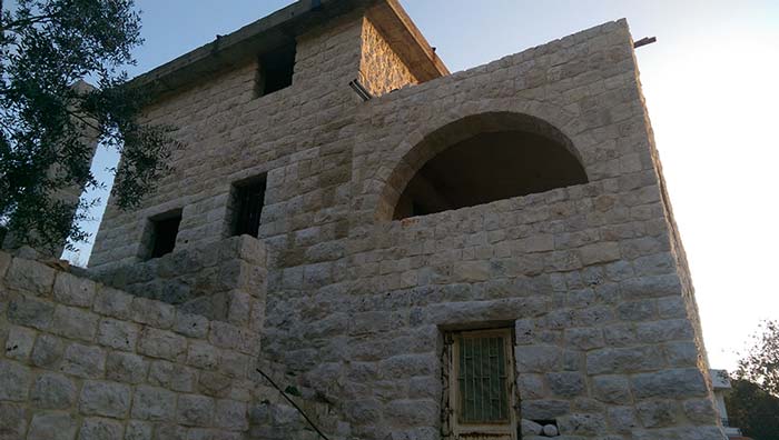 Old traditional house for sale in Bezhel Nahr ibrahim, buy sell properties in Bezhel Bezhil Bizhil